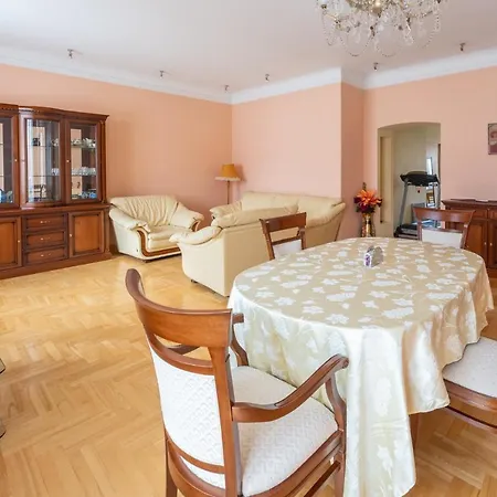 Apartment Happy Arka The Heart Of Old Town, Self-check-in, A-c, Car-parking, Balkony