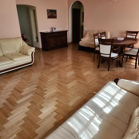 Happy Arka The Heart Of Old Town, Self-check-in, A-c, Car-parking, Balkony